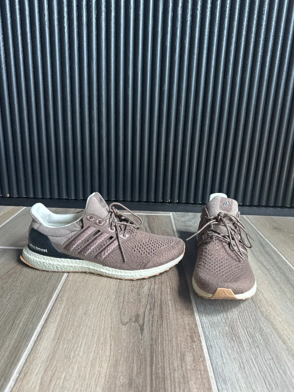 Adidas Sneakers